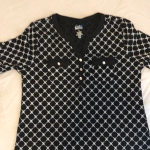 Croft & Barrow shirt sleeved patterned shirt.